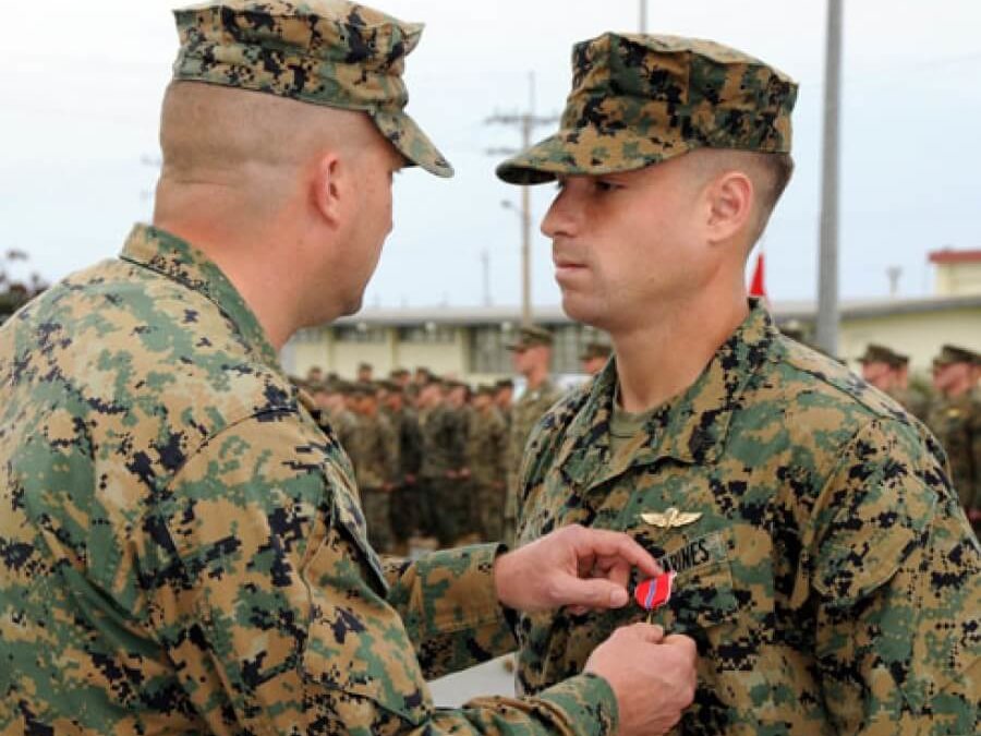 Marine getting awarded the Bronze Star
